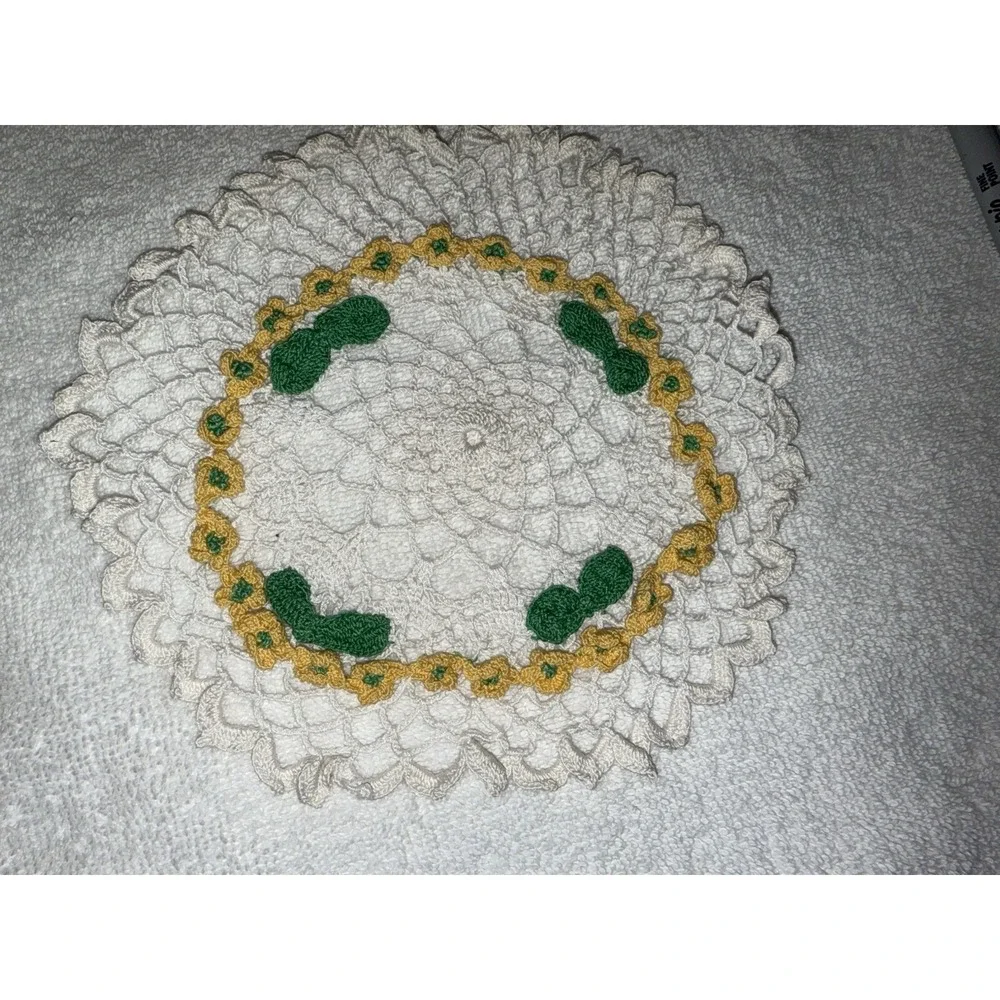 Vintage‎ Doilies Lot Of 2 White/Green/Yellow Handmade